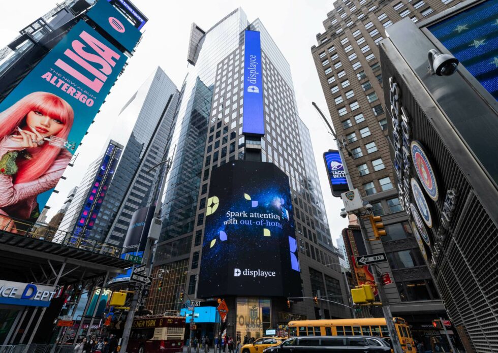 Programmatic DOOH campaign strategy: How to maximise impact during peak season